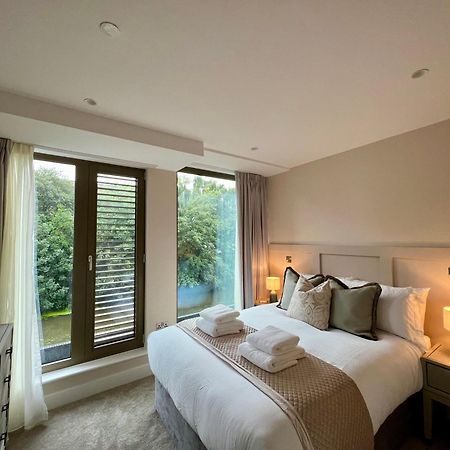 The Noir Blanc Retreat At Ryedale House Apartment Йорк Екстериор снимка