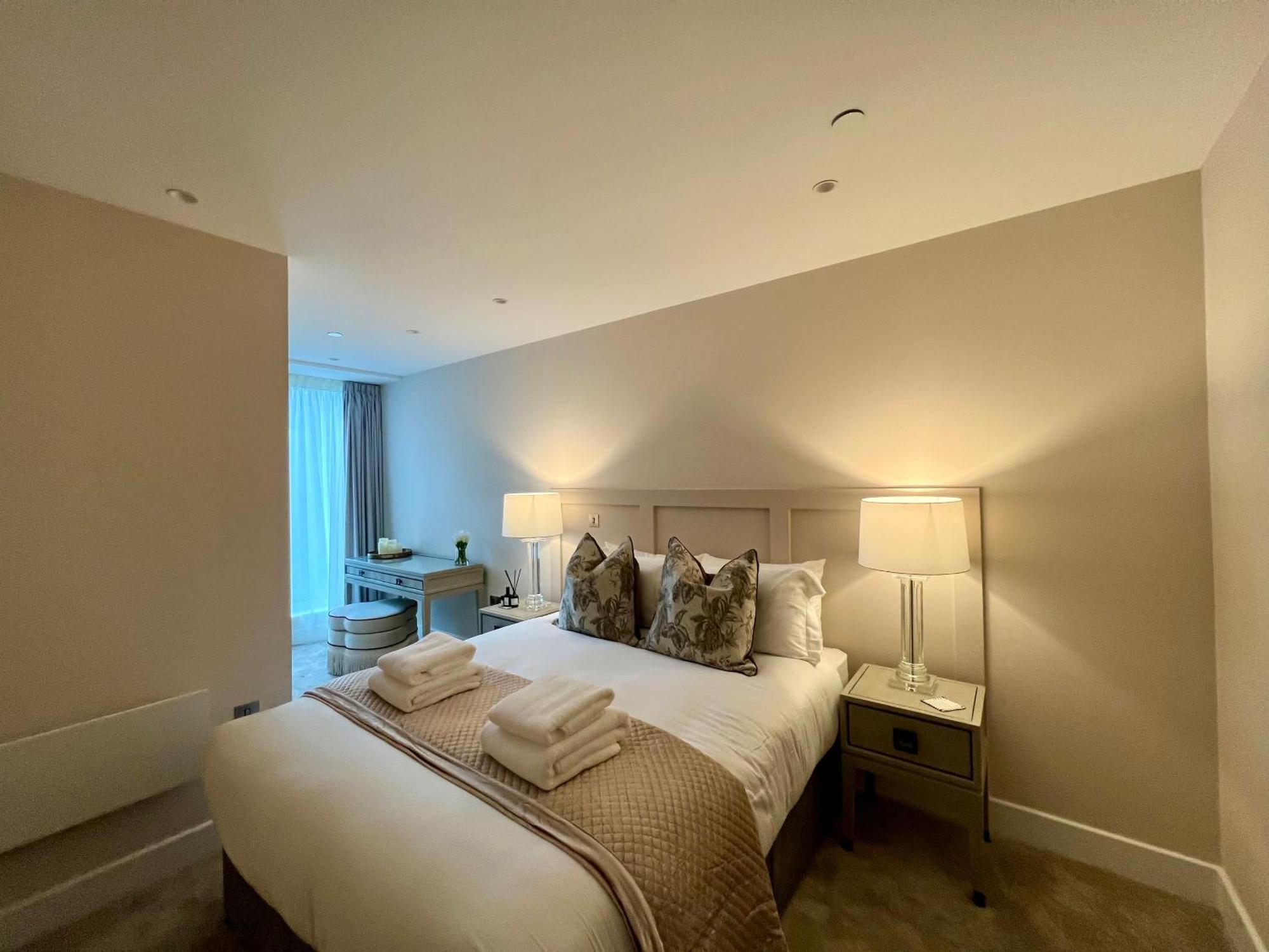 The Noir Blanc Retreat At Ryedale House Apartment Йорк Екстериор снимка
