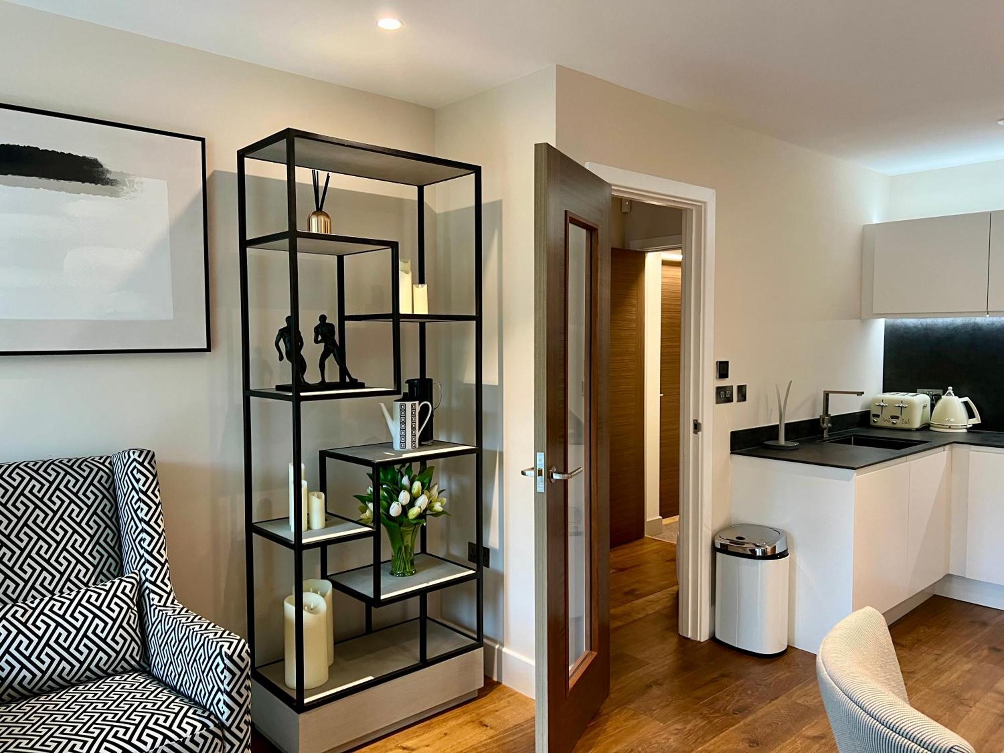 The Noir Blanc Retreat At Ryedale House Apartment Йорк Екстериор снимка